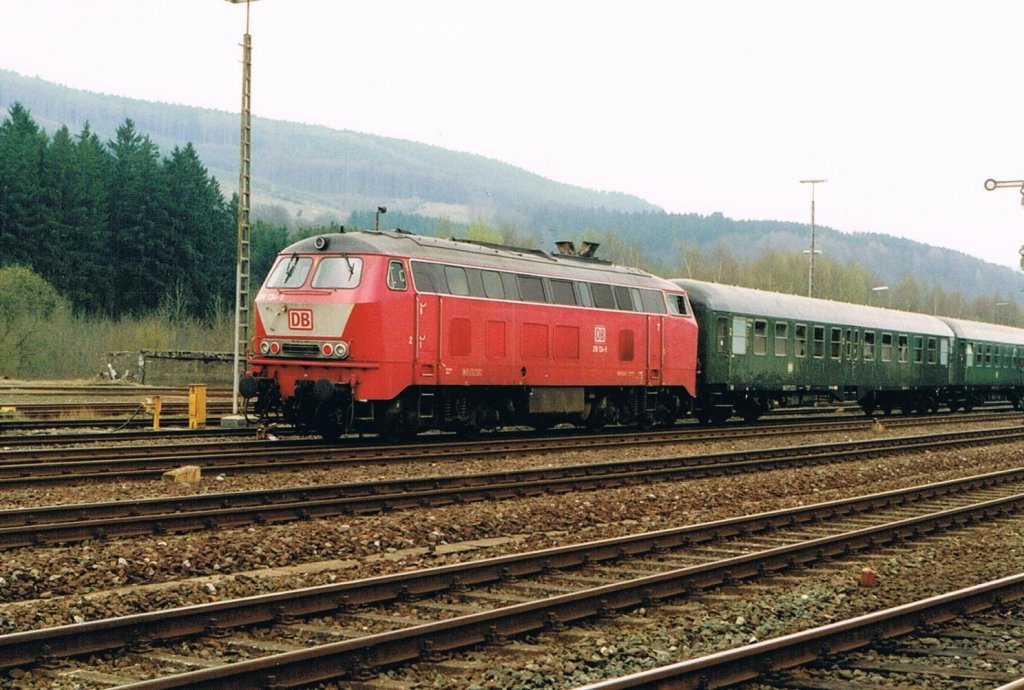 218 134-5 mit Schiebeleistung am Sonderzug mit 01 1100 in Bestwig anllich des Bahnhofsfestes 1997. (Scan vom Foto)