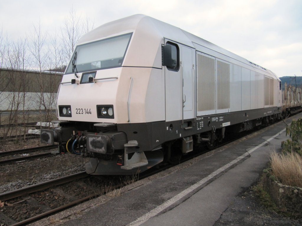 Eurorunner ER20 (223 144 Press) abgestellt im Bahnhof Arnsberg. 
(Foto: 06.02.2011)