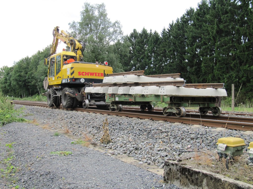 Gleisbauarbeiten am 22.08.2010 auf der KBS 435 im Bereich Freienohl.