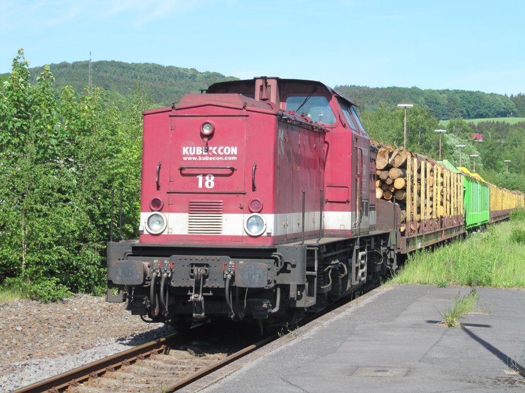 Kubecon 18 (ex. 203 503-8) wartet am 23.05.2011 auf dem Gleis 3 im Bahnhof Arnsberg.