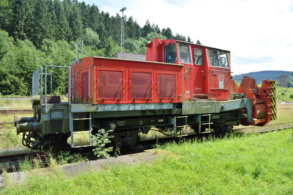 Am 31.07.2017 war die Schneeschleuder BR 832 (Schweres Nebenfahrzeug 40809475197-6) von DB-Netz im Bahnhof Brilon-Wald abgestellt.