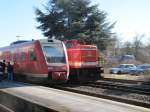 WLE 36 muß am 4.3.2013 im Bahnhof Neheim die Begegnung mit RE 17 nach Warburg abwarten.
