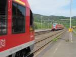 Am 03.06.2011 begegnen sich im Bahnhof Arnsberg der RE 57 nach Winterberg und der RE 57 nach Dortmund.
