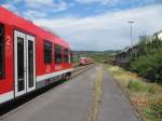 Am 3.8.2012 begegnen sich im Bahnhof Arnsberg der RE 57 nach Dortmund und der RE 57 nach Winterberg.