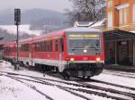 928 660 verlt am verregneten Sonntag den 17.01.2010 den Bahnhof Arnsberg mit dem RE 17 nach Hagen.