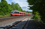 triebwagen/557367/der-re57-nach-dortmund-erreicht-am Der RE57 nach Dortmund erreicht am 20.05.2017 in Kürze den Bahnhof Arnsberg.