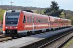 612 539 verlässt mit RE 17 nach Kassel-Wilhelmshöhe am 19.04.2017 den Bahnhof Neheim-Hüsten