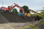 Am 16.07.2016 fanden auf der KBS 435 umfangreiche Bauarbeiten zwischen Wickede (Ruhr) und Neheim-Hüsten statt. Am ehemaligen Hp Voßwinkel wurde mit 212 376-8 Altschotter verladen.
