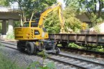 sonstiges/512068/der-zweiwegebagger-liebherr-922-rail-war Der Zweiwegebagger Liebherr 922 rail war am 10.08.2016 bei Gleisbauarbeiten in Neheim eingesetzt.